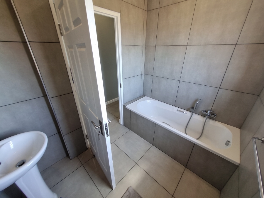 3 Bedroom Property for Sale in Country Club Western Cape